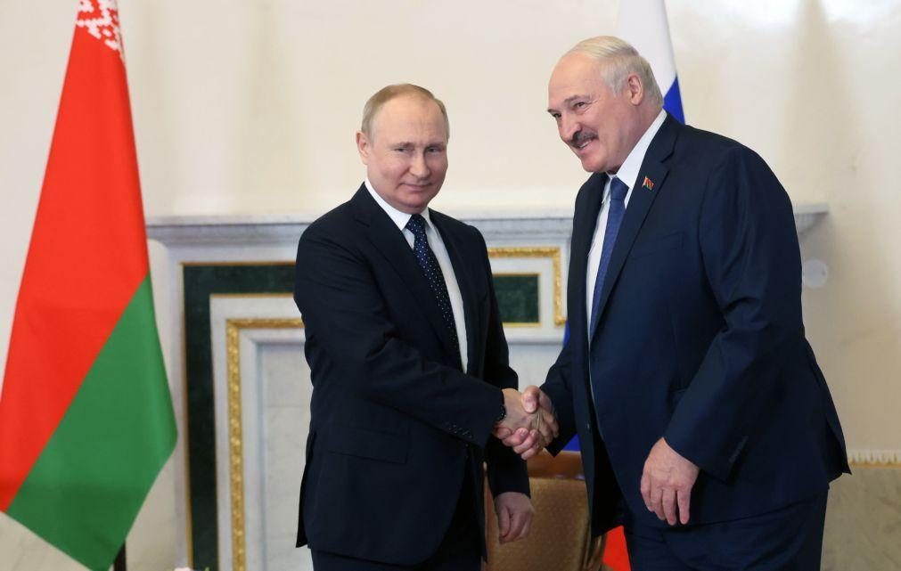 Rússia vai fornecer mísseis táticos à Bielorrússia