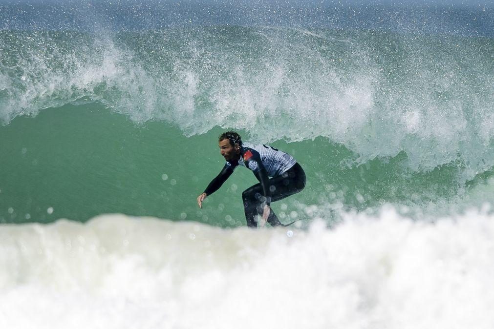 Teresa Bonvalot e 'Kikas' vencem etapa da Liga portuguesa de surf nos Açores