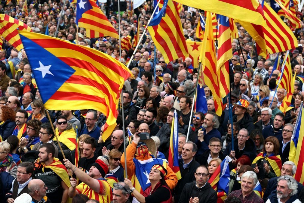 Madrid inicia batalha jurídica para impedir independência da Catalunha