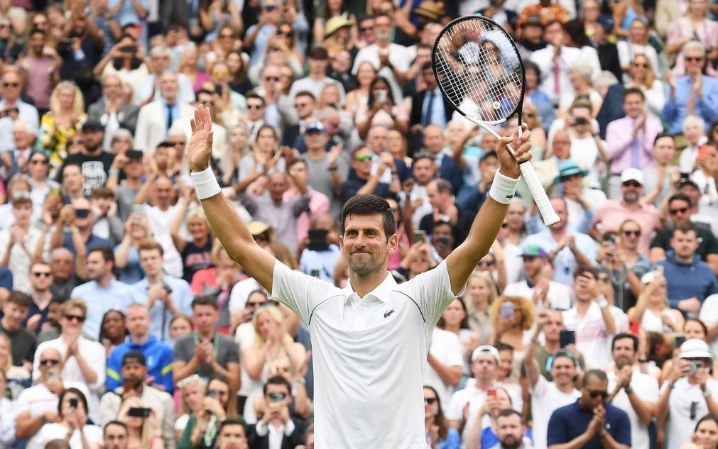 Wimbledon: Novak Djokovic qualifica-se para a segunda ronda