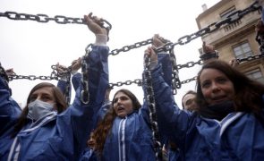 Amnistia pede que França altere lei sobre crimes contra humanidade