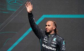 Hamilton responde em português a declaração racista de ex-piloto brasileiro Nelson Piquet